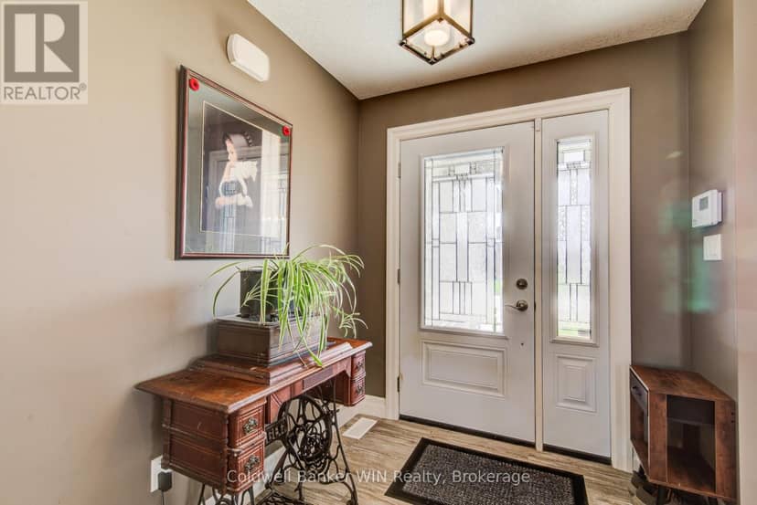 1025 Reserve Avenue S, North Perth, photo 5