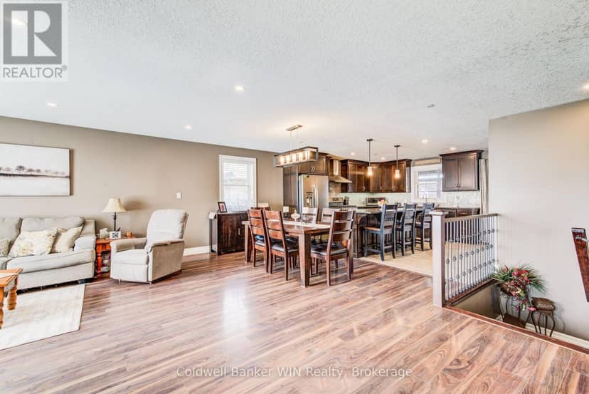 1025 Reserve Avenue S, North Perth, photo 6
