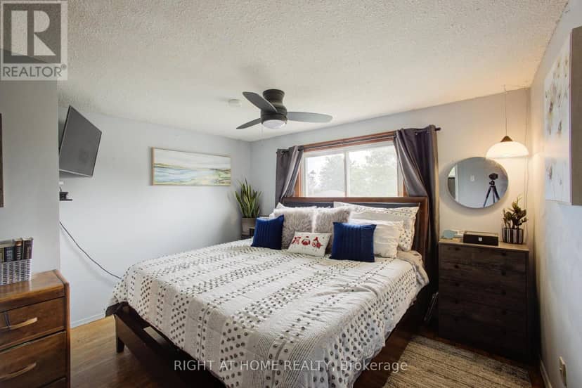 32 Feltre Avenue — photo 12 of 28