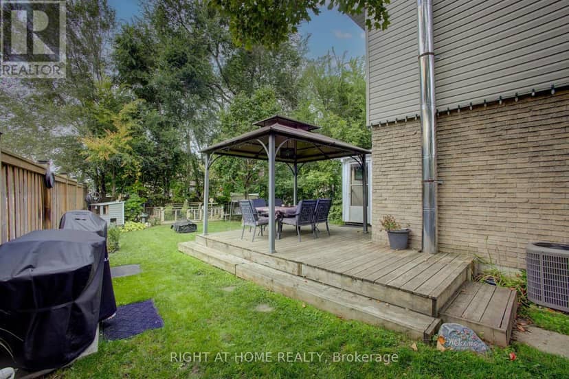 32 Feltre Avenue — photo 24 of 28