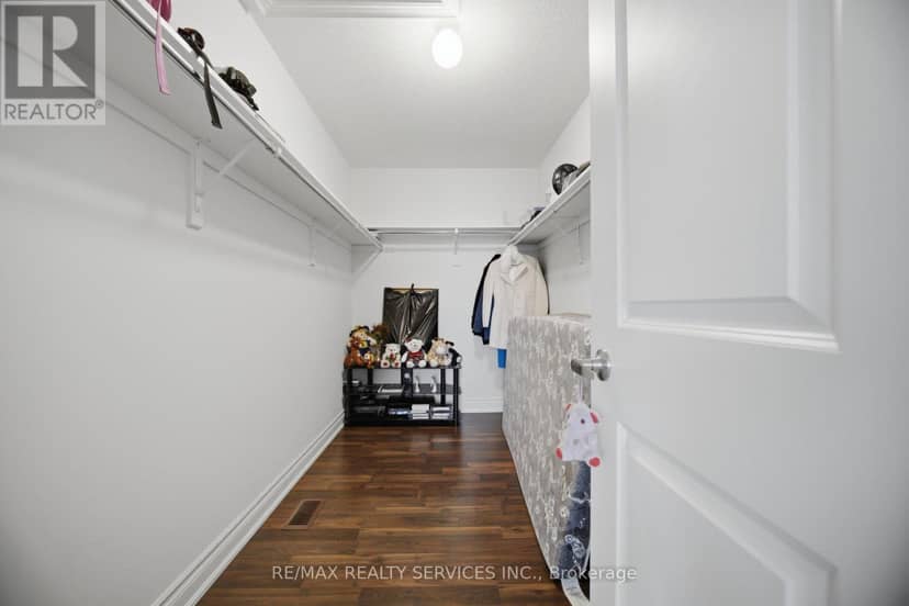 585 Dougall Avenue — photo 31 of 40