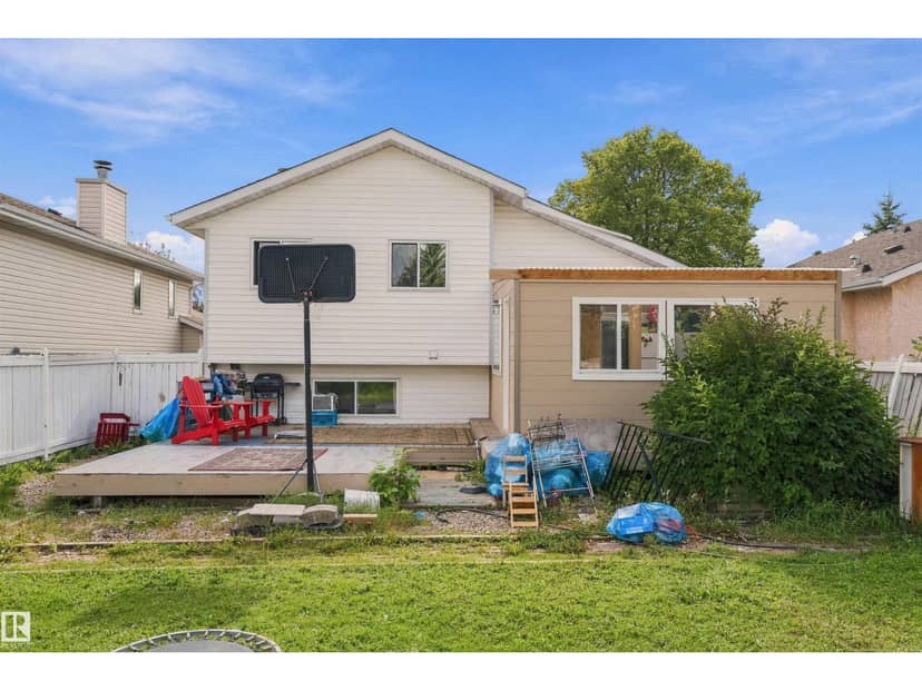 4824 13 AV NW — photo 35 of 40