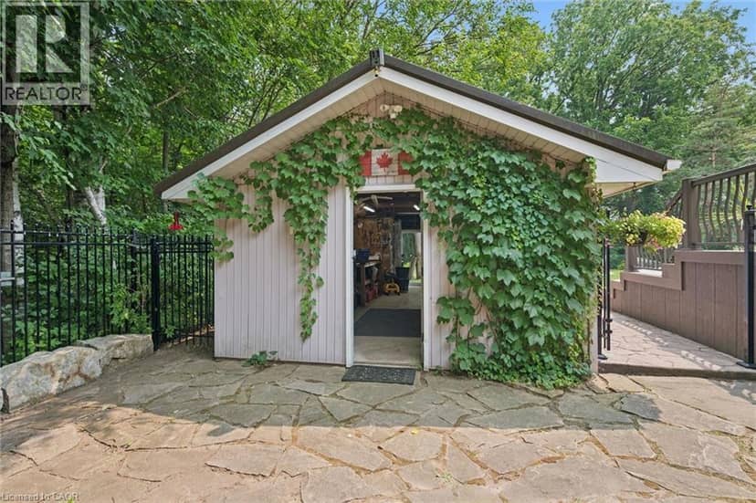 410 AVENUE Road — photo 31 of 40