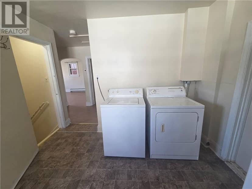 238-240 Van Horne Street — photo 10 of 20