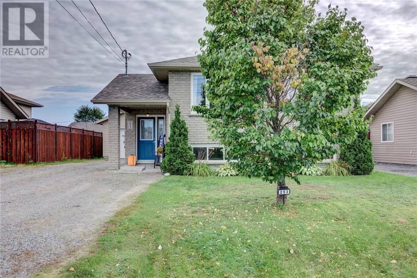 253 Francis Street, Hanmer, photo 2