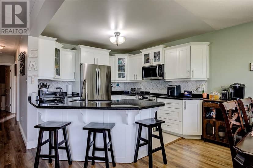 253 Francis Street — photo 9 of 29