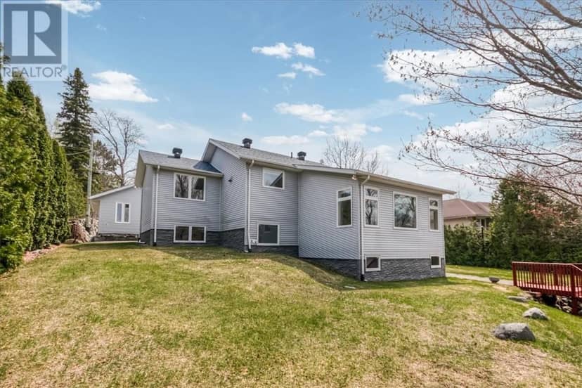 65 Frenchman Lake Road S, Greater Sudbury, photo 3