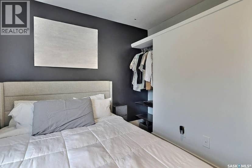 2136 McAra STREET — photo 13 of 28
