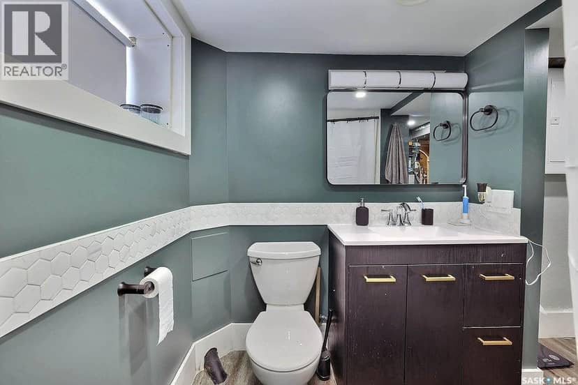 2136 McAra STREET — photo 15 of 28