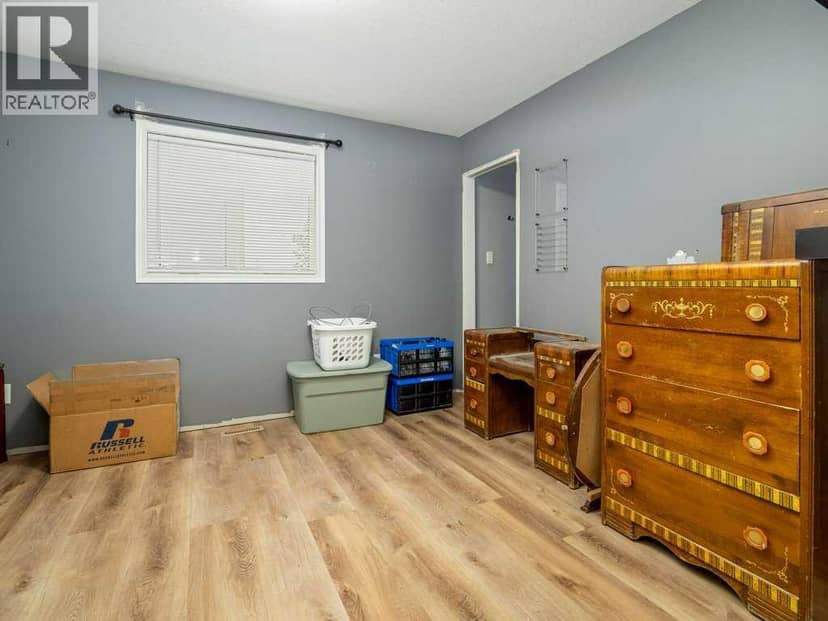 532 Margaret Sutherland Crescent N — photo 21 of 40