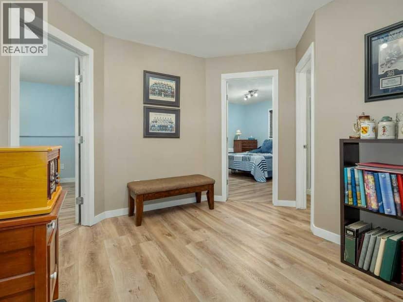 532 Margaret Sutherland Crescent N — photo 29 of 40