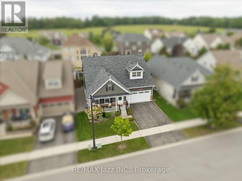11 Bigwood Crescent — photo 3 of 37