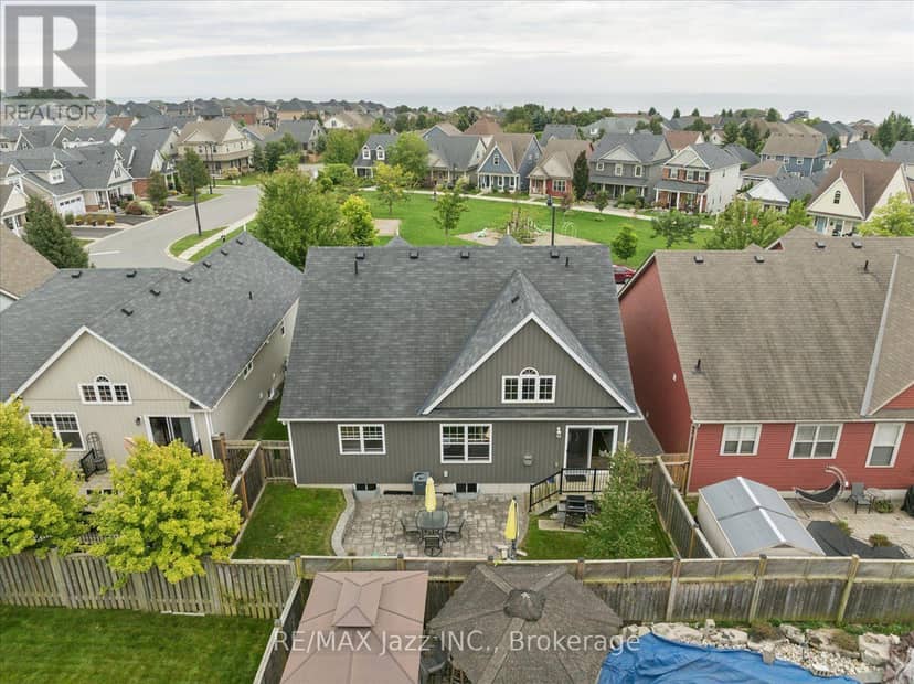 11 Bigwood Crescent — photo 30 of 37