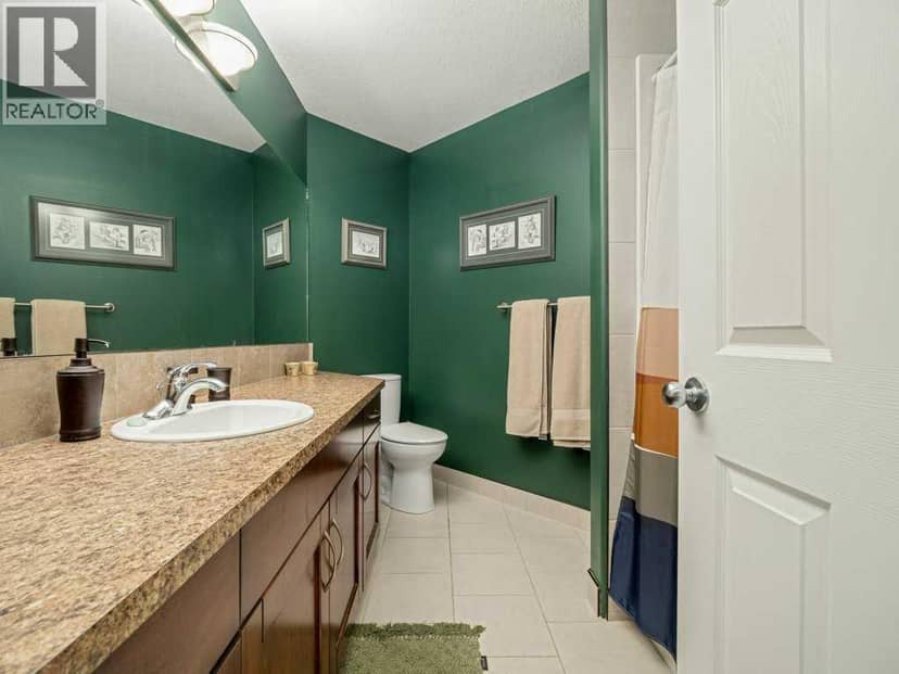 532 Margaret Sutherland Crescent N — photo 18 of 40