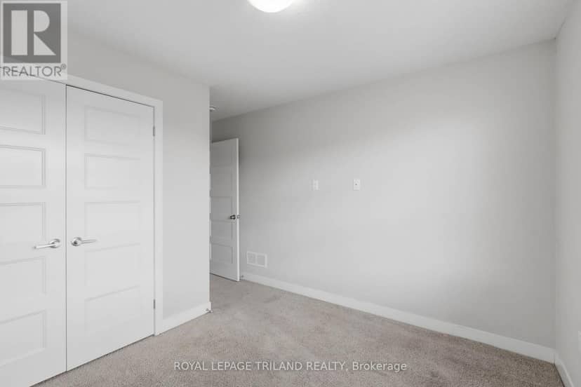 954 West Village Square — photo 27 of 32