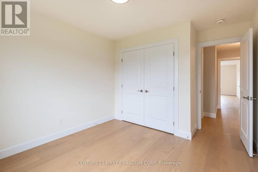 6453 Royal Magnolia Avenue — photo 17 of 27