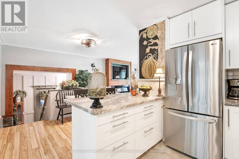 725 Drummond Con 5B Concession — photo 11 of 40