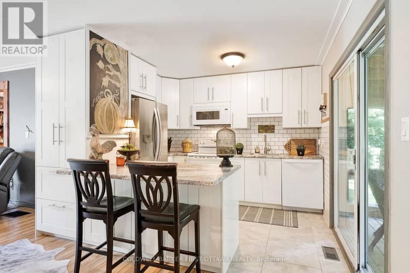 725 Drummond Con 5B Concession — photo 13 of 40