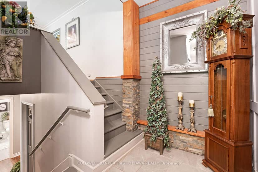 725 Drummond Con 5B Concession — photo 24 of 40