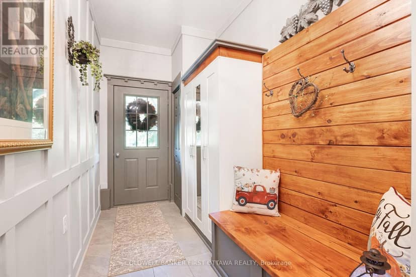 725 Drummond Con 5B Concession — photo 9 of 40