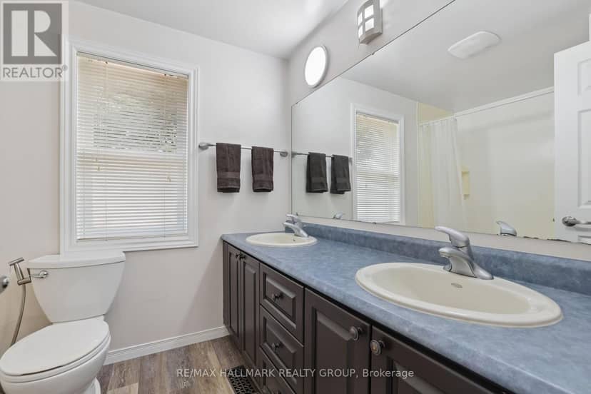 27 Brando Crescent — photo 16 of 25