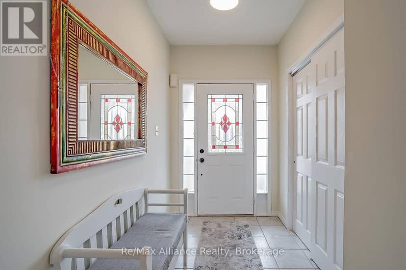 2155 Redstone Crescent — photo 3 of 34