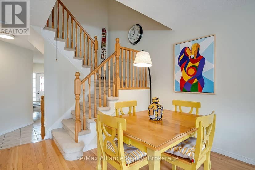 2155 Redstone Crescent — photo 8 of 34