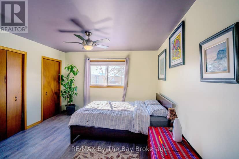 247 Simcoe Street — photo 13 of 23