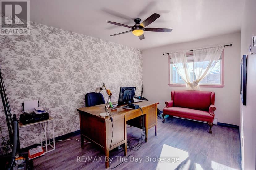 247 Simcoe Street — photo 14 of 23