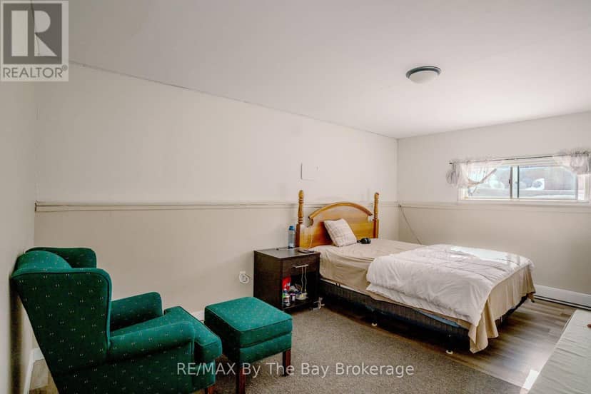 247 Simcoe Street — photo 18 of 23