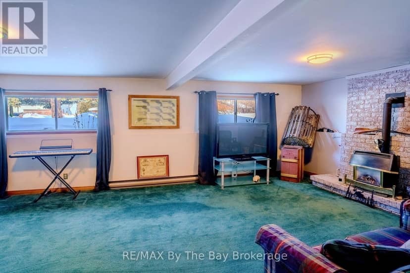 247 Simcoe Street — photo 19 of 23