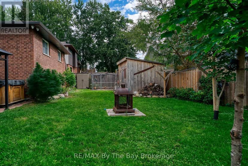 247 Simcoe Street — photo 20 of 23
