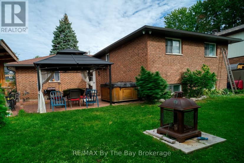 247 Simcoe Street — photo 21 of 23