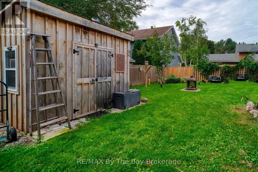 247 Simcoe Street — photo 23 of 23