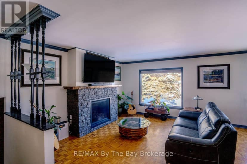 247 Simcoe Street, Clearview, photo 3