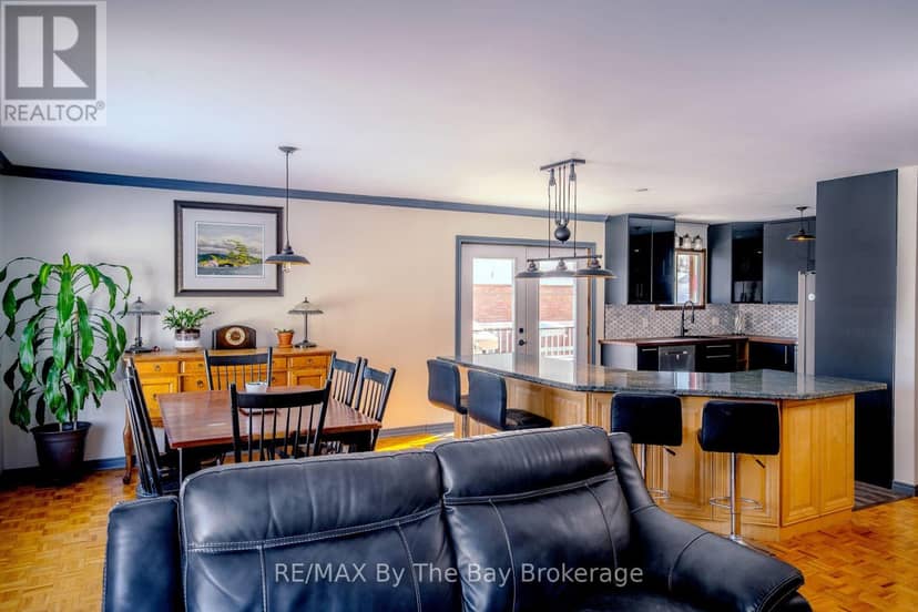 247 Simcoe Street, Clearview, photo 5