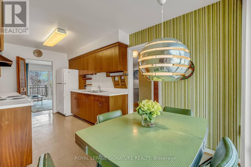 12 Ruden Crescent — photo 10 of 40