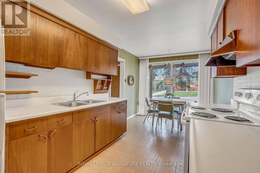 12 Ruden Crescent — photo 7 of 40