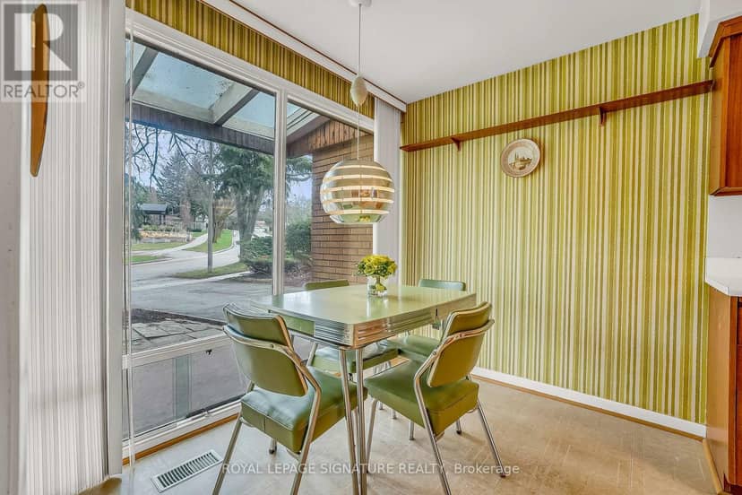 12 Ruden Crescent — photo 9 of 40