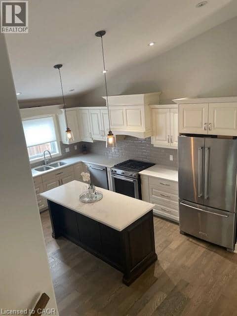 295 COURTLAND Street — photo 11 of 37