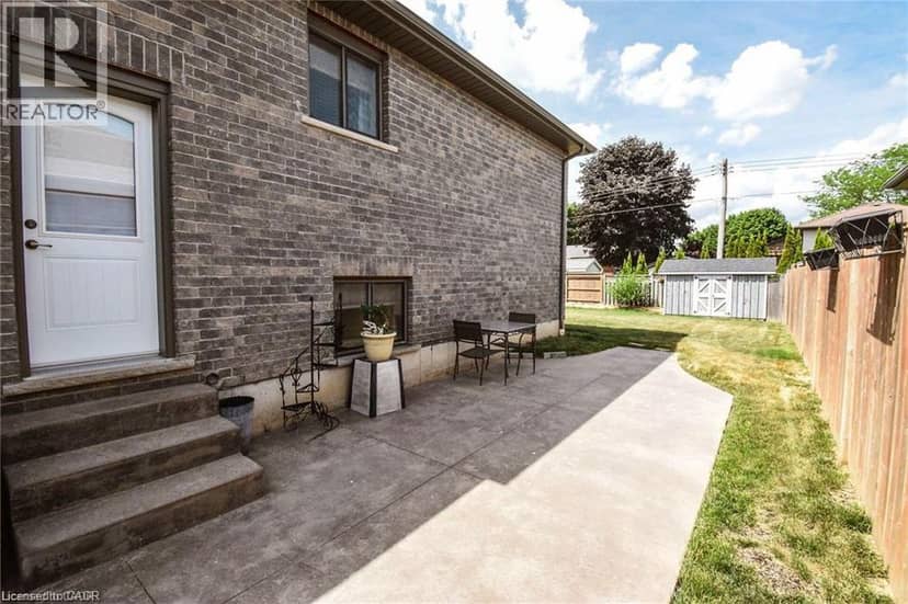 295 COURTLAND Street — photo 33 of 37