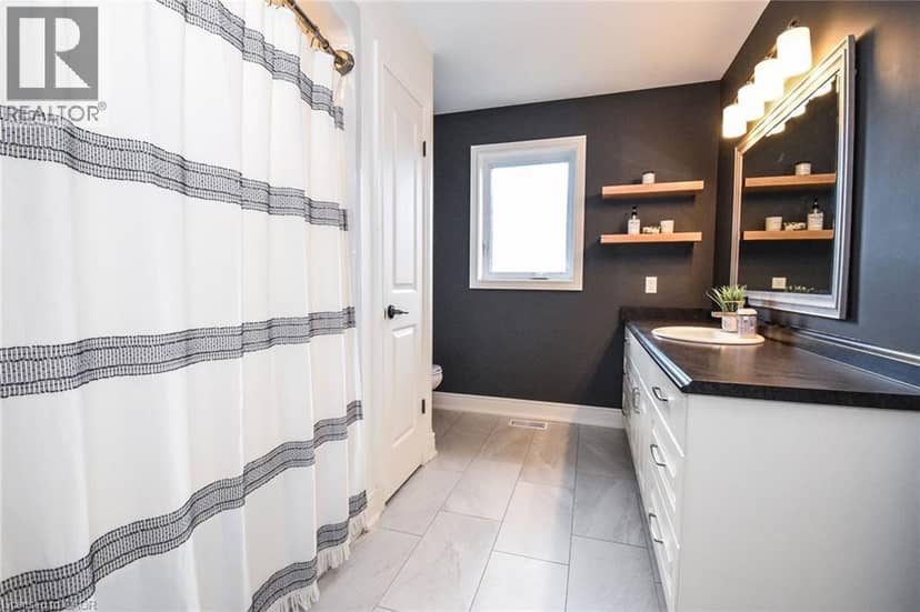 295 COURTLAND Street — photo 18 of 37