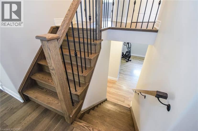 295 COURTLAND Street — photo 24 of 37