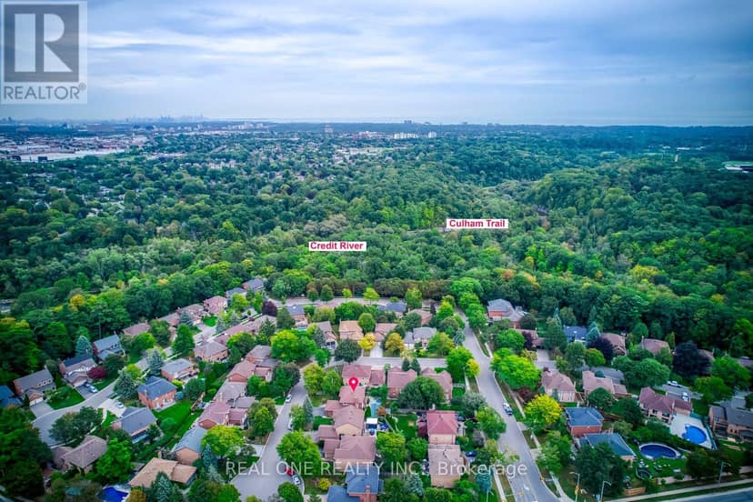 3944 Glamis Court, Mississauga, photo 2