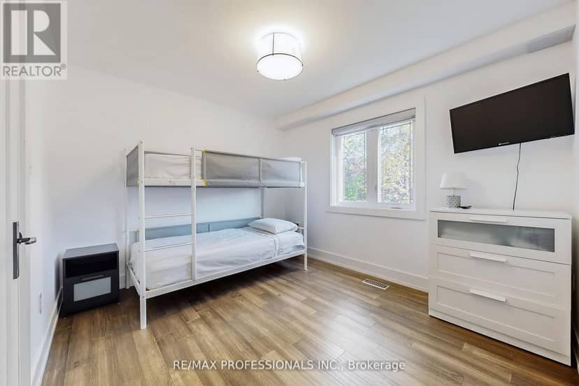 4 Martin Grove Road — photo 18 of 40