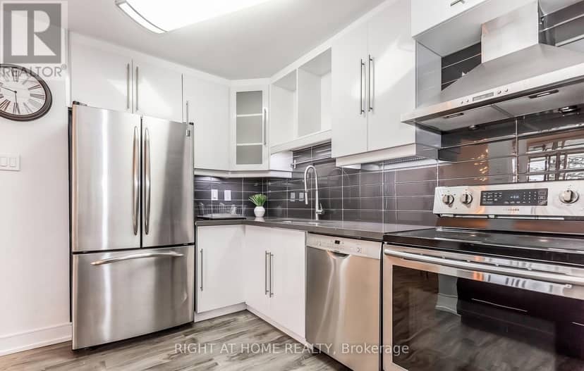 305 - 1300 Mississauga Valley Boulevard — photo 7 of 12
