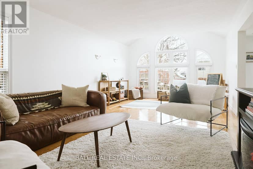 66 Highlands Crescent — photo 1 of 40