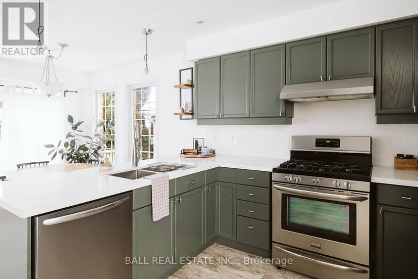 66 Highlands Crescent — photo 18 of 40