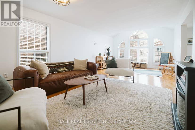 66 Highlands Crescent — photo 8 of 40