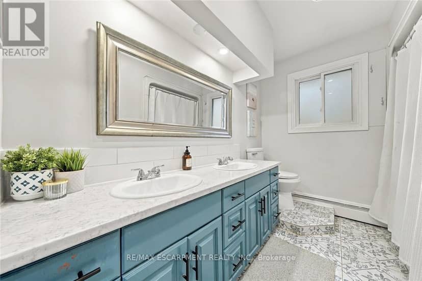 9793 Dickenson Road W — photo 21 of 40